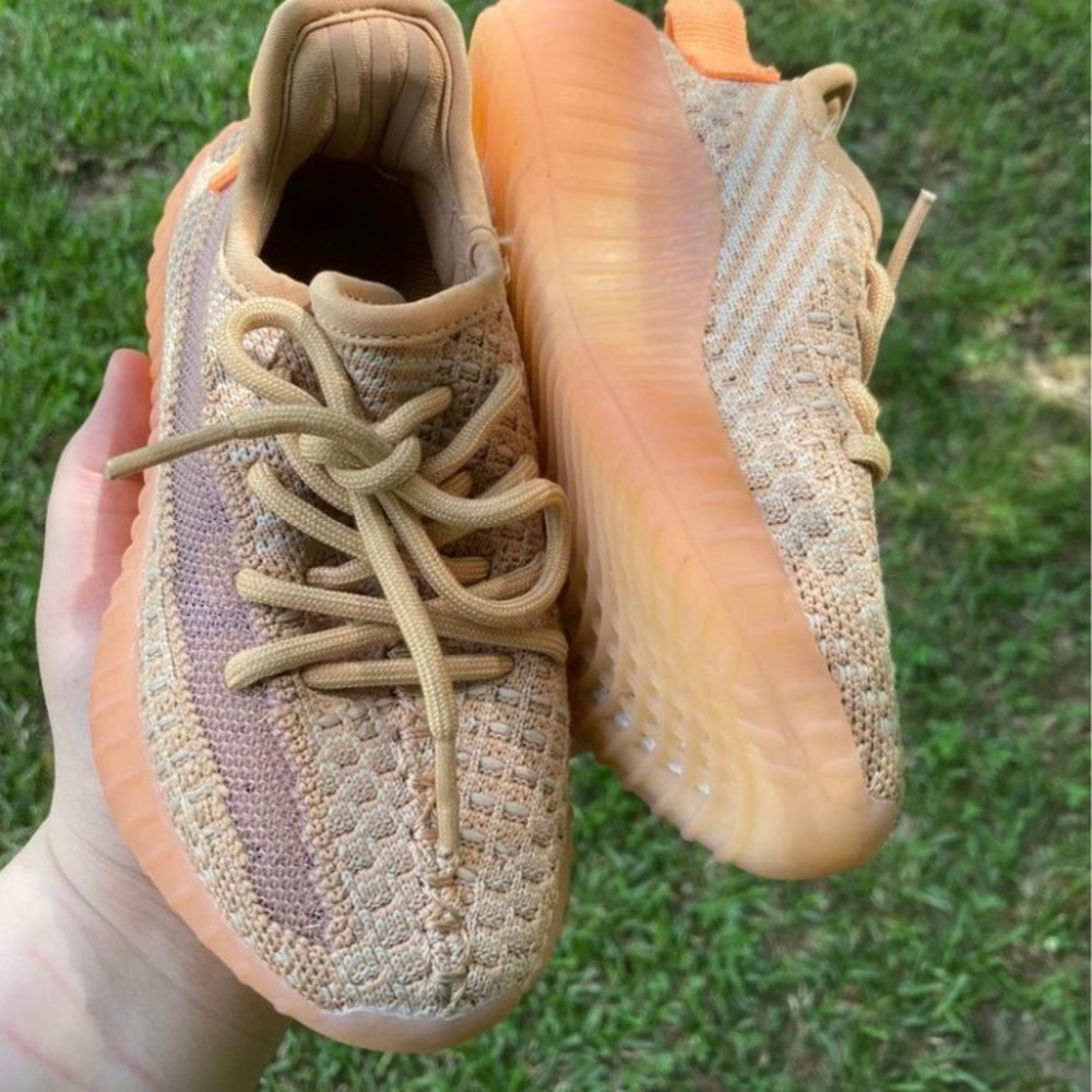 YEEZY BOOST 350 V2 CLAY